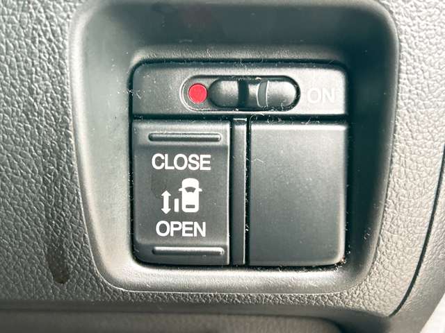 ホンダ Ｎ　ＢＯＸ ６６０ カスタムＧ ＳＳパッケージ ブラックスタイル H29年 (九州・沖縄) 99