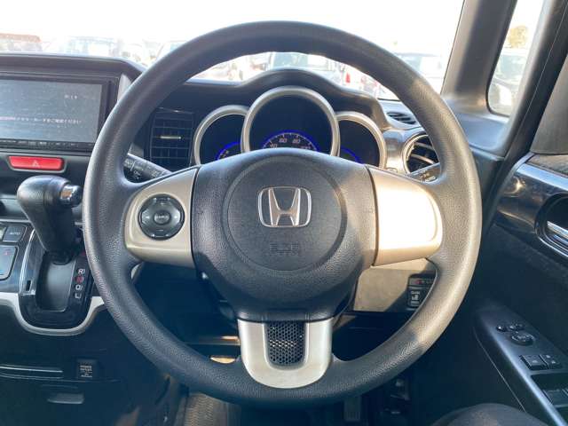 ホンダ Ｎ　ＢＯＸ ６６０ カスタムＧ Ｌパッケージ ４ＷＤ H25年 (九州・沖縄) 99