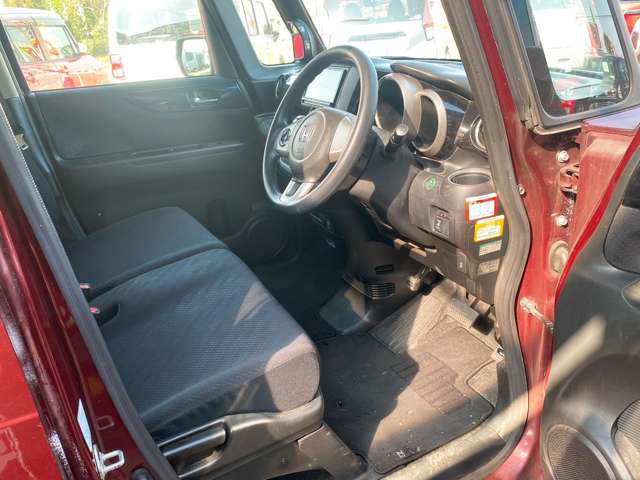 ホンダ Ｎ　ＢＯＸ ６６０ カスタムＧ Ｌパッケージ ４ＷＤ H25年 (九州・沖縄) 99