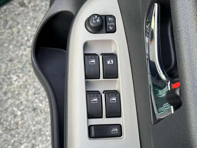 ダイハツ ブーン １．０ シルク Ｇパッケージ ＳＡＩＩＩ R5年 (九州・沖縄) 99