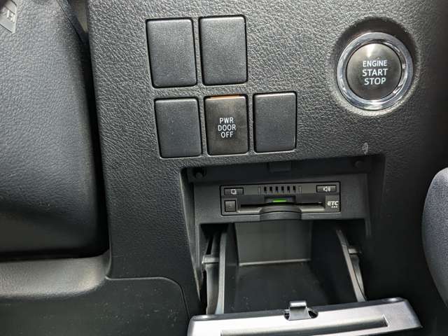 トヨタ ヴェルファイア ２．５ Ｚ Ａエディション ゴールデンアイズ H28年 (九州・沖縄) 99