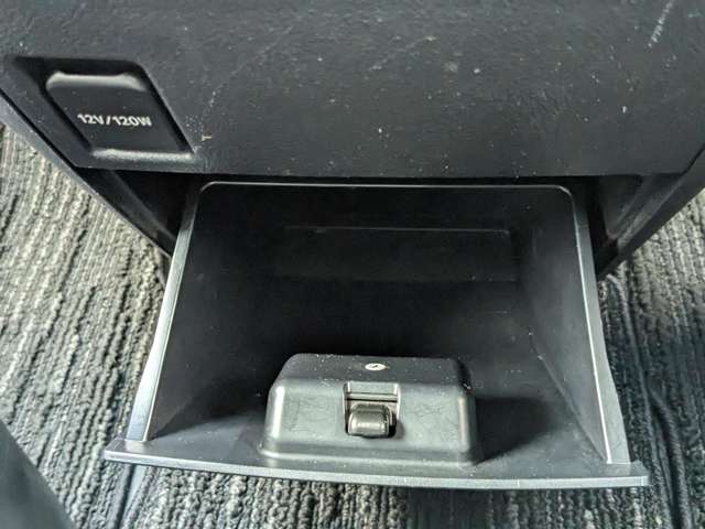 トヨタ ヴェルファイア ２．５ Ｚ Ａエディション ゴールデンアイズ H28年 (九州・沖縄) 99