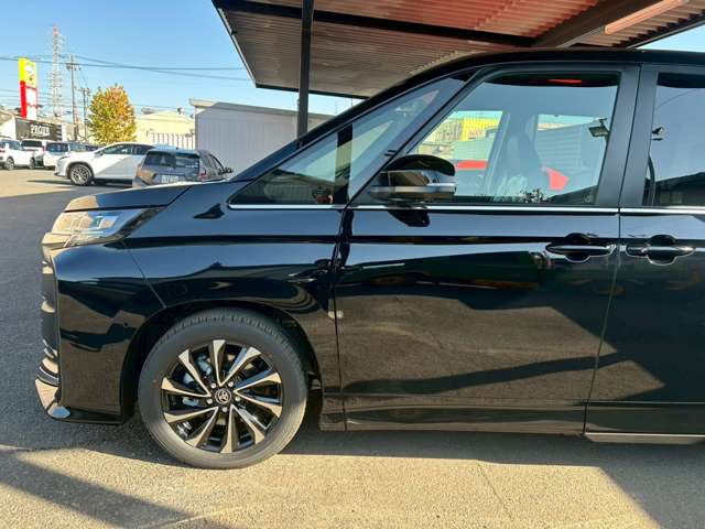 トヨタ ノア １．８ ハイブリッド Ｓ－Ｚ R7年 (東海) 99