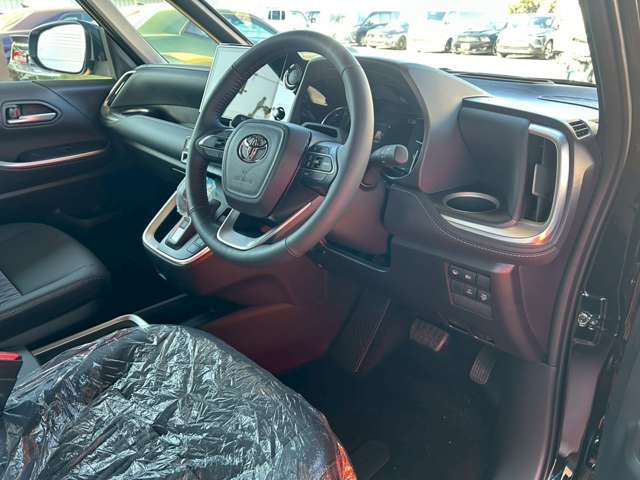 トヨタ ノア １．８ ハイブリッド Ｓ－Ｚ R7年 (東海) 99