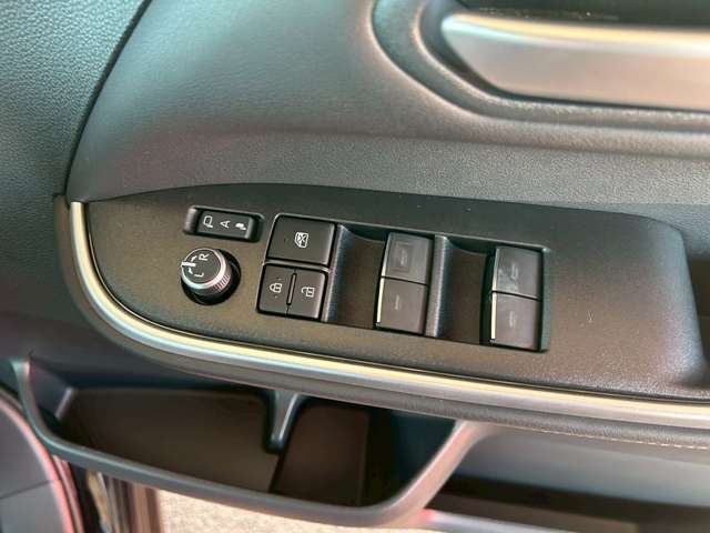 トヨタ ノア １．８ ハイブリッド Ｓ－Ｚ R7年 (東海) 99