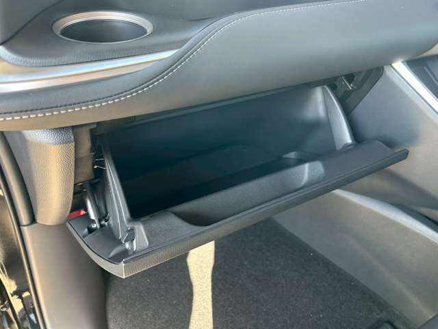 トヨタ ノア １．８ ハイブリッド Ｓ－Ｚ R7年 (東海) 99