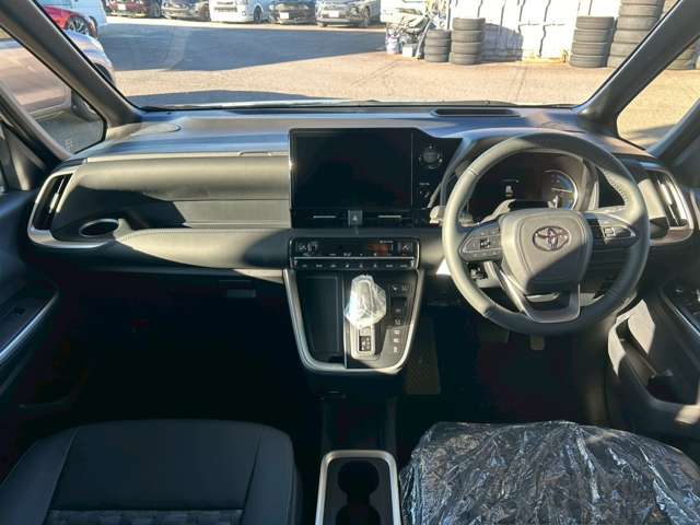 トヨタ ヴォクシー １．８ ハイブリッド Ｓ－Ｚ R7年 (東海) 99