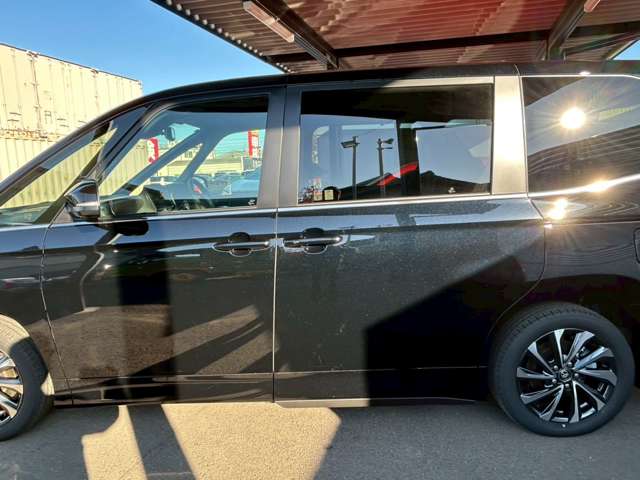 トヨタ ヴォクシー １．８ ハイブリッド Ｓ－Ｚ R7年 (東海) 99