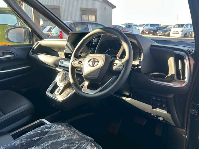 トヨタ ヴォクシー １．８ ハイブリッド Ｓ－Ｚ R7年 (東海) 99