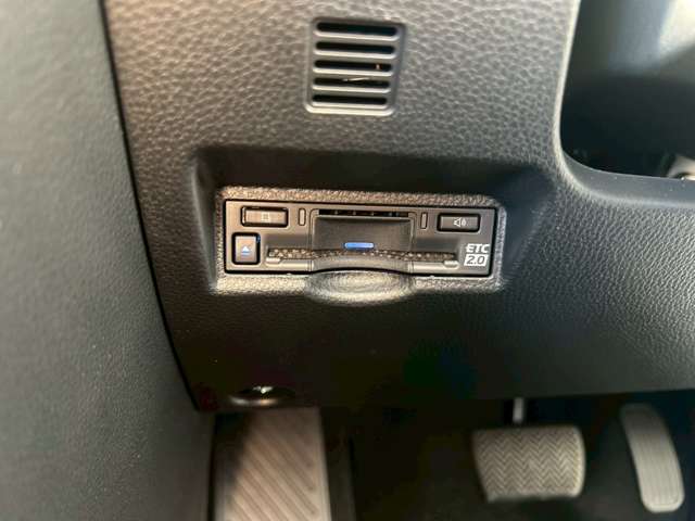 トヨタ ヴォクシー １．８ ハイブリッド Ｓ－Ｚ R7年 (東海) 99