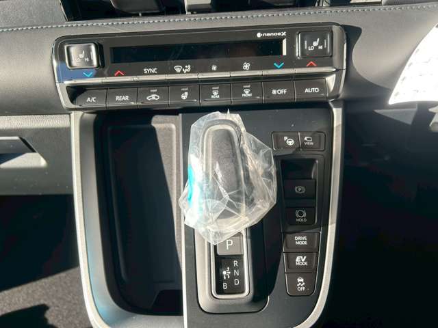 トヨタ ヴォクシー １．８ ハイブリッド Ｓ－Ｚ R7年 (東海) 99