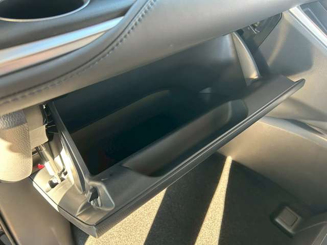 トヨタ ヴォクシー １．８ ハイブリッド Ｓ－Ｚ R7年 (東海) 99