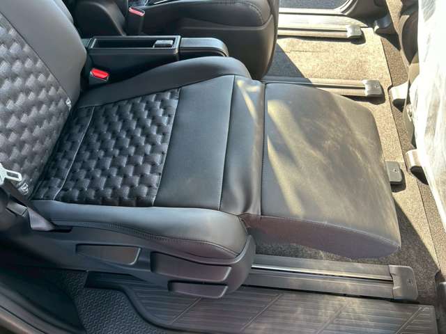 トヨタ ヴォクシー １．８ ハイブリッド Ｓ－Ｚ R7年 (東海) 99