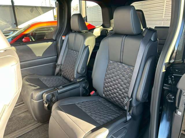 トヨタ ヴォクシー １．８ ハイブリッド Ｓ－Ｚ R7年 (東海) 99