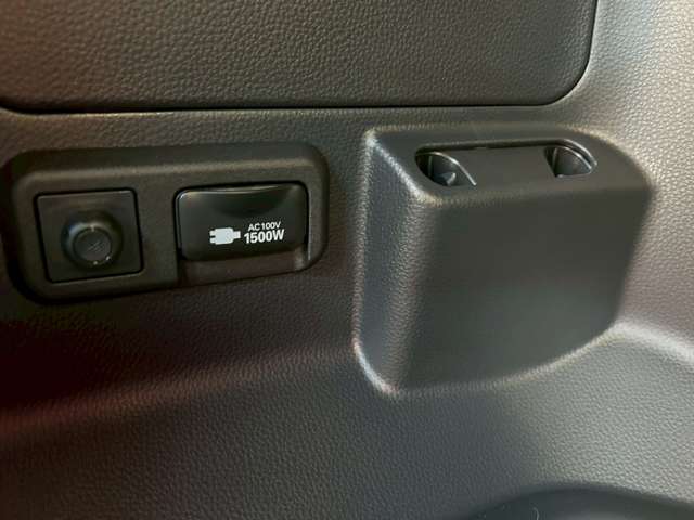 トヨタ ヴォクシー １．８ ハイブリッド Ｓ－Ｚ R7年 (東海) 99