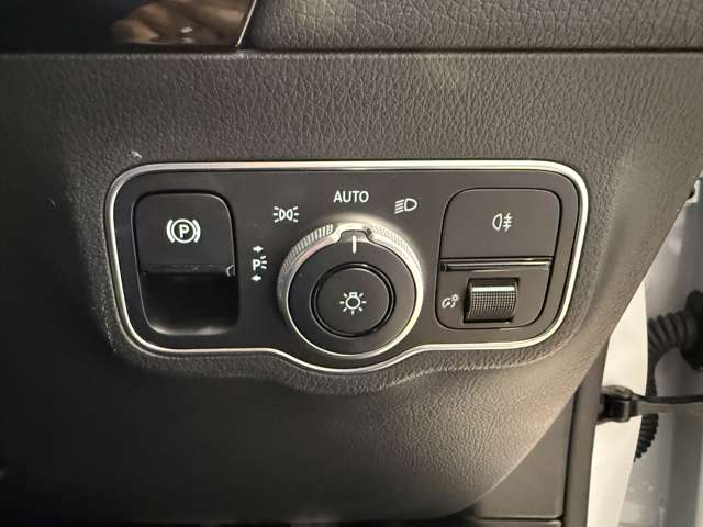 メルセデスベンツ ＥＱＡ ２５０ ＡＭＧライン R3年 (関東) 99