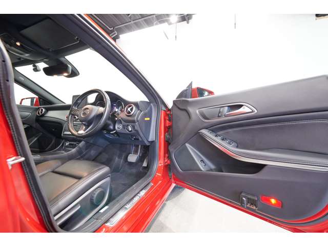 メルセデスベンツ ＣＬＡシューティングブレーク ＣＬＡ２２０ ４マチック ４ＷＤ H30年 (関東) 99