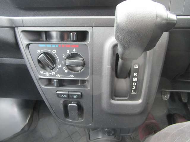 ダイハツ ハイゼットカーゴ ６６０ デラックス ハイルーフ H30年 (中国) 99