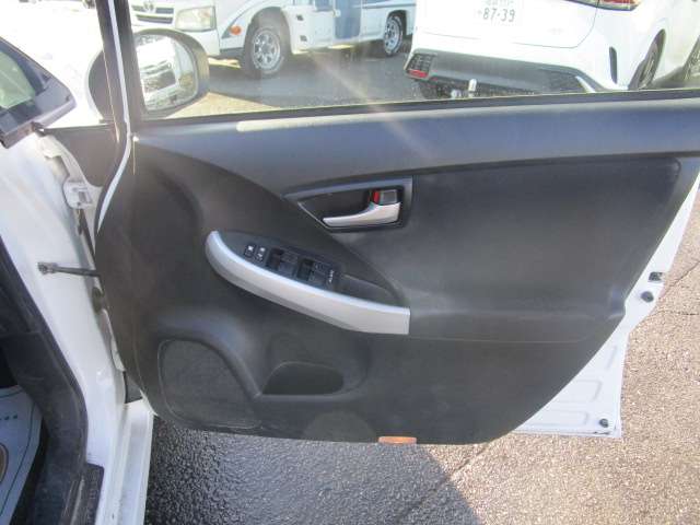 トヨタ プリウス １．８ Ｓ ツーリングセレクション H24年 (関東) 99