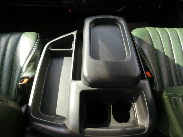 トヨタ ハイエースワゴン ２．７ グランドキャビン ファインテックツアラー ４ＷＤ R5年 (中国) 99