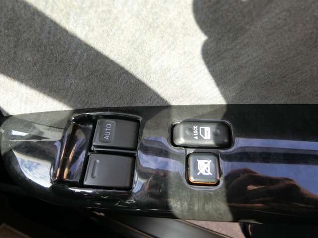 トヨタ ハイエースワゴン ２．７ グランドキャビン ファインテックツアラー ４ＷＤ R5年 (中国) 99