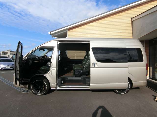 トヨタ ハイエースワゴン ２．７ グランドキャビン ファインテックツアラー ４ＷＤ R5年 (中国) 99