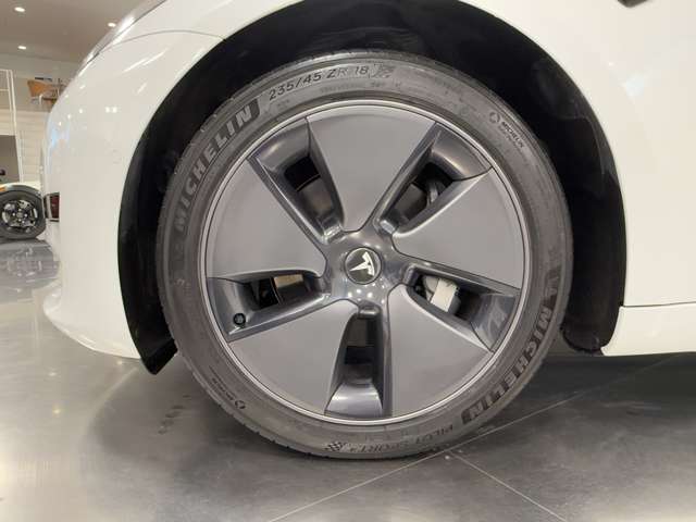 テスラ モデル３ スタンダードレンジ R3年 (関東) 99