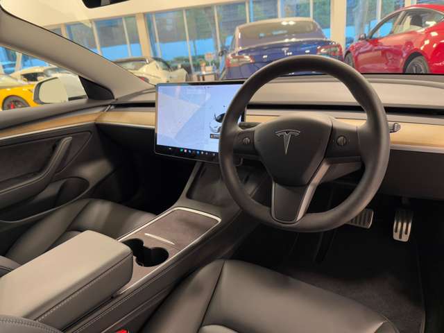 テスラ モデル３ スタンダードレンジ R3年 (関東) 99
