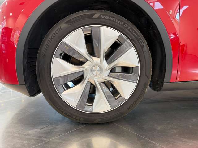 テスラ モデルＹ ＲＷＤ R4年 (関東) 99