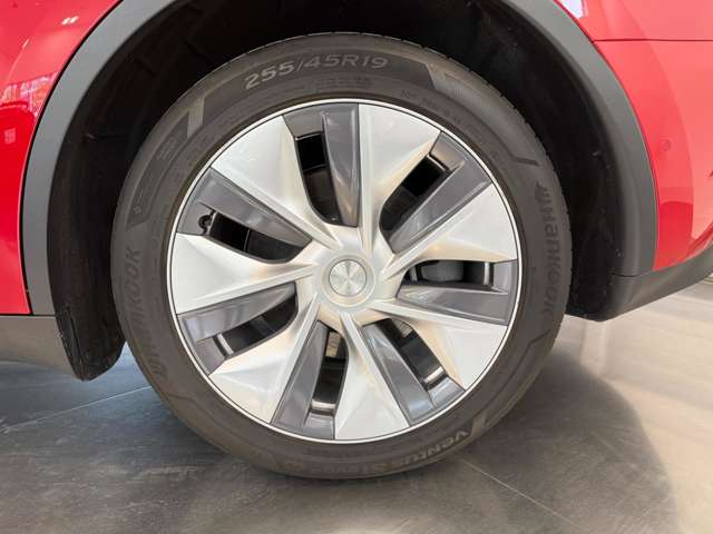 テスラ モデルＹ ＲＷＤ R4年 (関東) 99