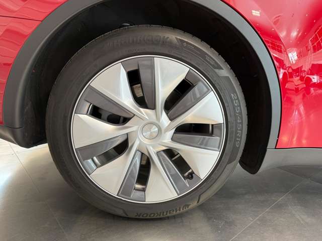 テスラ モデルＹ ＲＷＤ R4年 (関東) 99