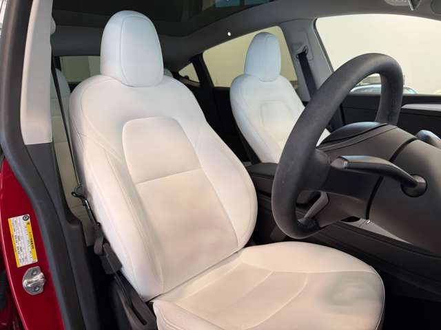 テスラ モデルＹ ＲＷＤ R4年 (関東) 99