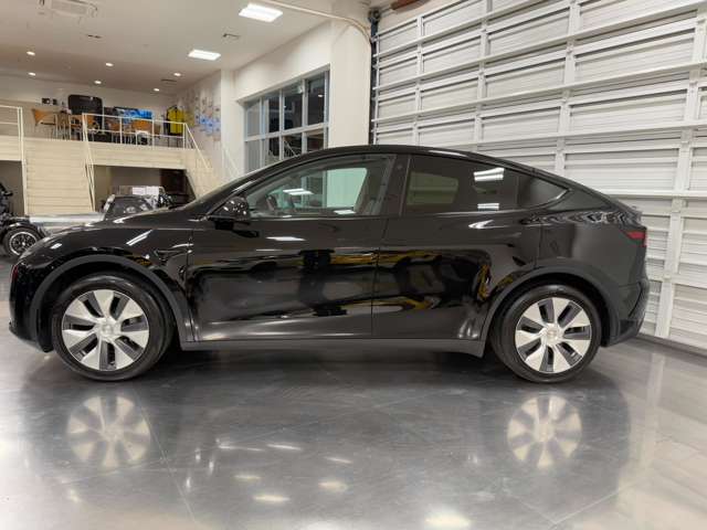 テスラ モデルＹ ＲＷＤ R5年 (関東) 99