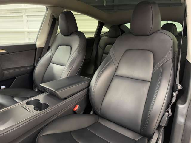 テスラ モデルＹ ＲＷＤ R5年 (関東) 99