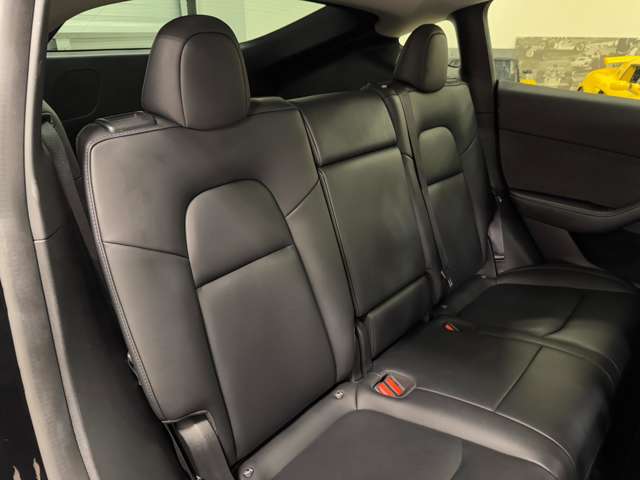 テスラ モデルＹ ＲＷＤ R5年 (関東) 99