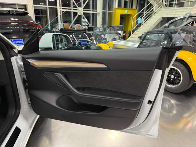 テスラ モデル３ ＲＷＤ R5年 (関東) 99