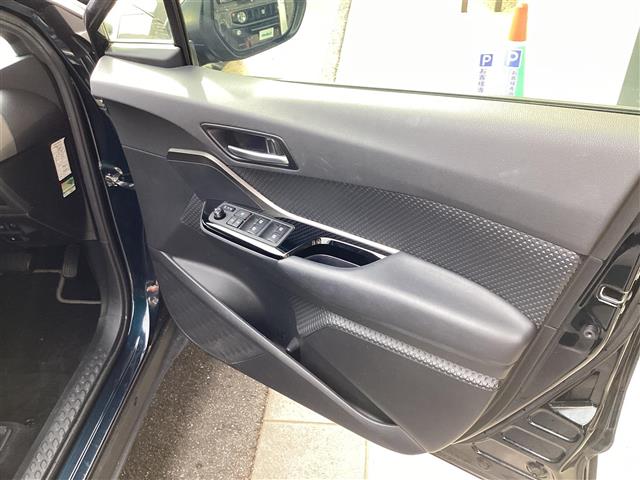 トヨタ Ｃ−ＨＲ ハイブリッド １．８ Ｇ モード ネロ R1年 (東海) 99