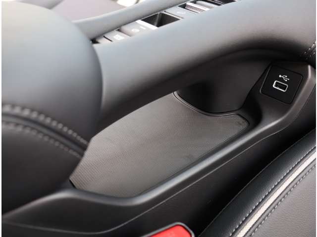 ホンダ ＺＲ−Ｖ １．５ Ｘ ４ＷＤ R6年 (関東) 99