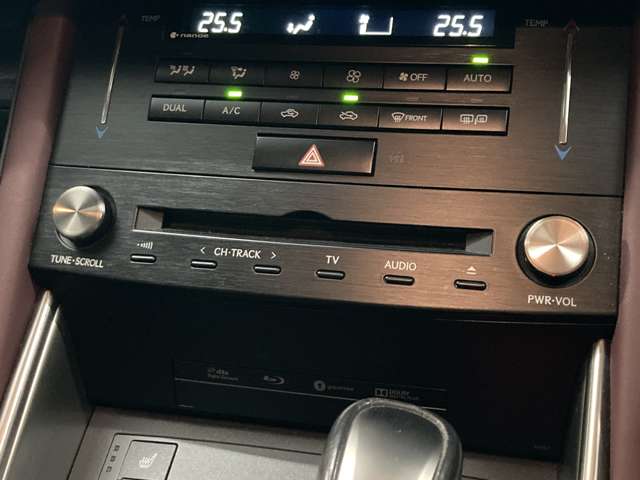 レクサス ＩＳ３００ｈ ３００Ｈ バージョンＬ ４ＷＤ H29年 (東北) 99