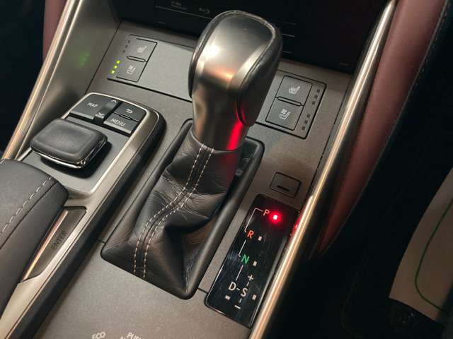 レクサス ＩＳ３００ｈ ３００Ｈ バージョンＬ ４ＷＤ H29年 (東北) 99