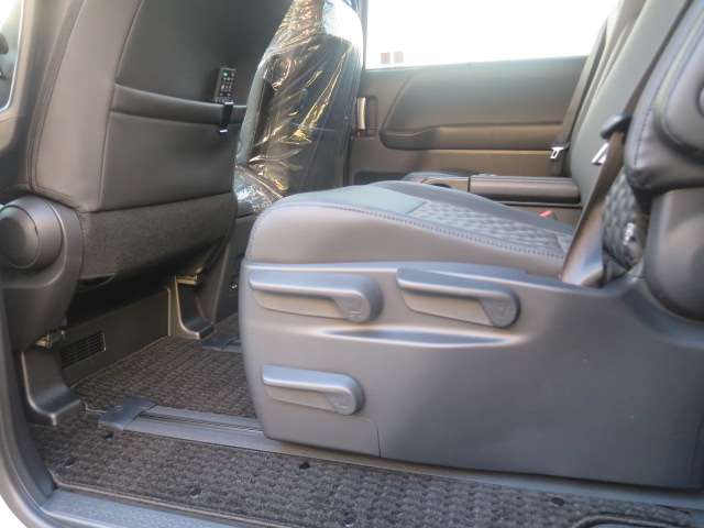 トヨタ ヴォクシー １．８ ハイブリッド Ｓ－Ｚ R7年 (関東) 99