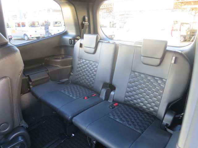 トヨタ ヴォクシー １．８ ハイブリッド Ｓ－Ｚ R7年 (関東) 99