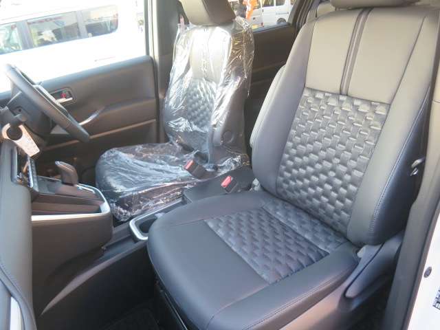 トヨタ ヴォクシー １．８ ハイブリッド Ｓ－Ｚ R7年 (関東) 99