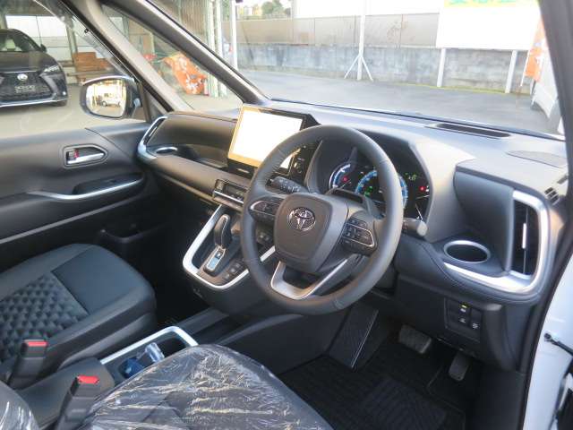 トヨタ ヴォクシー １．８ ハイブリッド Ｓ－Ｚ R7年 (関東) 99