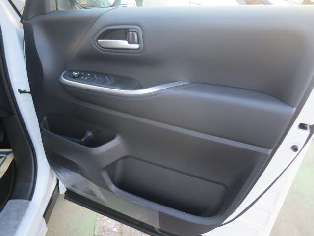 トヨタ ヴォクシー １．８ ハイブリッド Ｓ－Ｚ R7年 (関東) 99