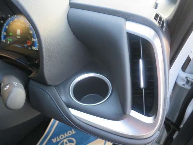 トヨタ ヴォクシー １．８ ハイブリッド Ｓ－Ｚ R7年 (関東) 99