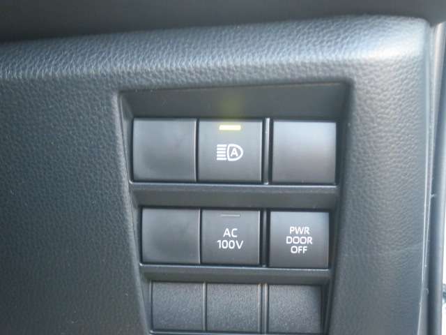 トヨタ ヴォクシー １．８ ハイブリッド Ｓ－Ｚ R7年 (関東) 99