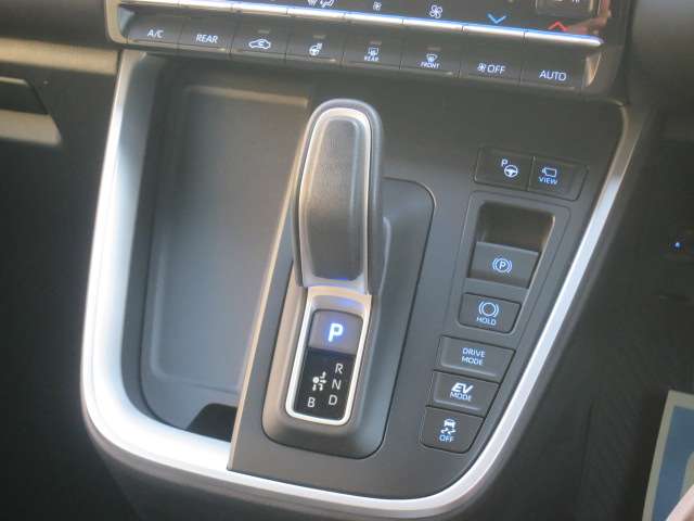 トヨタ ヴォクシー １．８ ハイブリッド Ｓ－Ｚ R7年 (関東) 99