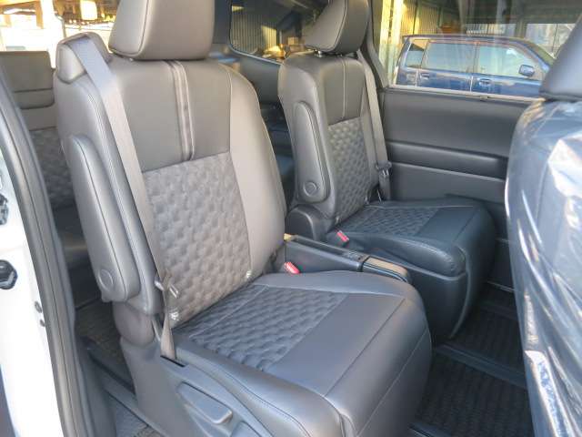 トヨタ ヴォクシー １．８ ハイブリッド Ｓ－Ｚ R7年 (関東) 99