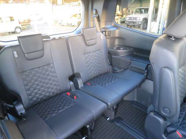 トヨタ ヴォクシー １．８ ハイブリッド Ｓ－Ｚ R7年 (関東) 99